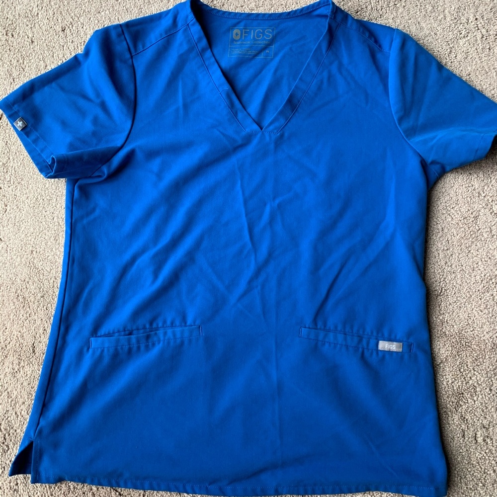 FIGS scrub top
